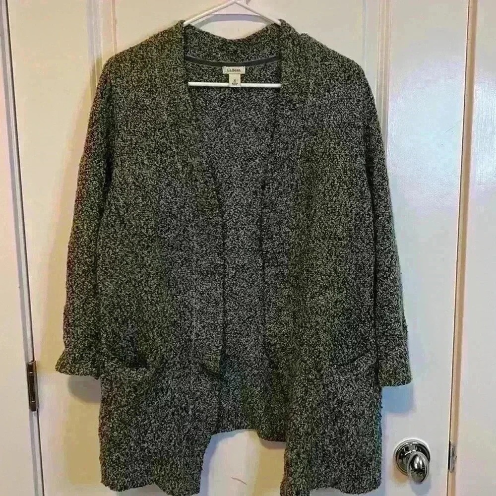 Wool blend L.L. Bean women's size M medium gray and black cardigan.